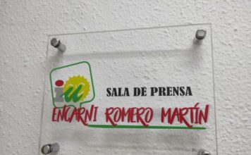 IU Málaga homenajea a Encarni Romero Martín con la inauguración de la sala de prensa que a partir de hoy llevará su nombre