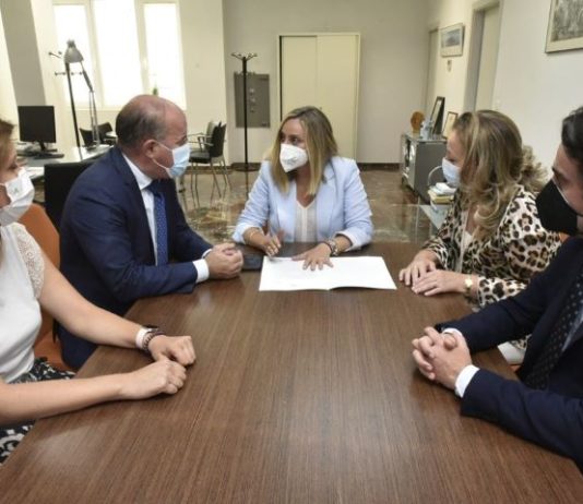 Marifrán Carazo solicita a Renfe la instalación de un centro de competencias digitales en Bobadilla