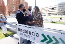 La Junta pone en servicio la reurbanización y la fuente de la Plaza de la Solidaridad de Málaga