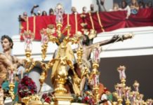 Moreno pone en valor el importante reactivo económico y turístico que supone la procesión Magna de Málaga