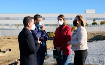 La delegada de Educación anuncia el comienzo de las obras del Nuevo IES Las Lagunas de Mijas