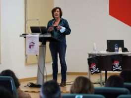 Más de quinientos profesores de la provincia reciben gracias al CPD formación para prevenir el consumo de drogas y fomentar el bueno uso de los móviles entre sus alumnos