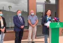 La delegada del Gobierno visita una empresa familiar de nuez pacana, cuya producción en Europa lidera el Valle del Guadalhorce