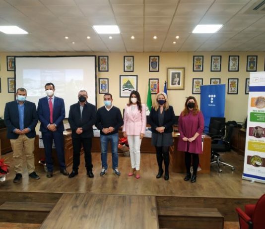 Turismo refuerza la oferta de los pueblos de la Axarquía malagueña con la creación de una app para diseñar rutas inteligentes y personalizadas