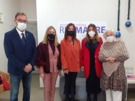 La secretaria general de Familias, Ana Mata, visita las instalaciones de Red Madre en Málaga
