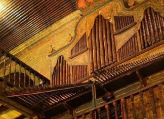 Filipinas hispana, viviente anomalía