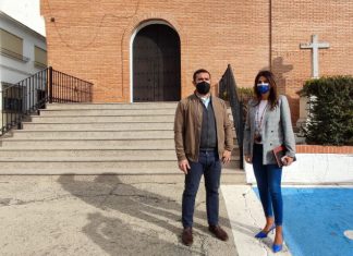 Turismo invierte casi 60.000 euros en la mejora de la accesibilidad de la iglesia de San Pedro Apostol y el centro José Chamizo de Villanueva de Tapia