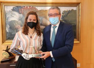 Francisco Salado recibe a la deportista Sarah Almagro