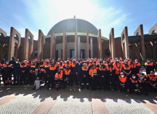 Moreno a Protección Civil: “Gracias a todos por hacer de Andalucía una tierra solidaria, segura y digna en la que puedan vivir nuestros hijos”