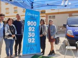 La biblioteca itinerante de la Diputación de Málaga realiza su primera parada en Algarrobo
