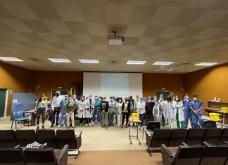 Pacientes de cirugía cardiaca y sus familias visitan el Hospital Clínico antes de operarse