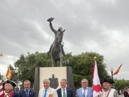 Salado anuncia en Pensacola la concesión del título de Hijo Predilecto de la Provincia a Bernardo de Gálvez
