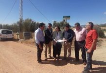 La viceconsejera de Agricultura realiza una visita técnica a las actuaciones en caminos rurales de Casarabonela