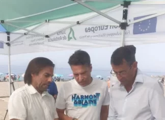 La Junta lleva a las playas de Málaga la campaña ‘Consume Pescado Fresco Andaluz’