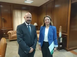 La delegada de la Junta aborda con el subdelegado del Gobierno central los problemas de sequía, transporte y playas