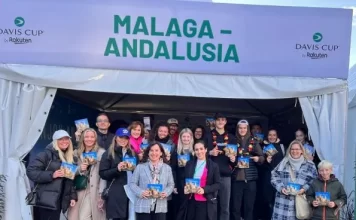 Junta, Ayuntamiento de Málaga y Diputación aprovechan la acción de difusión del destino en la fase de grupos de la Copa Davis para reunirse con importantes operadores