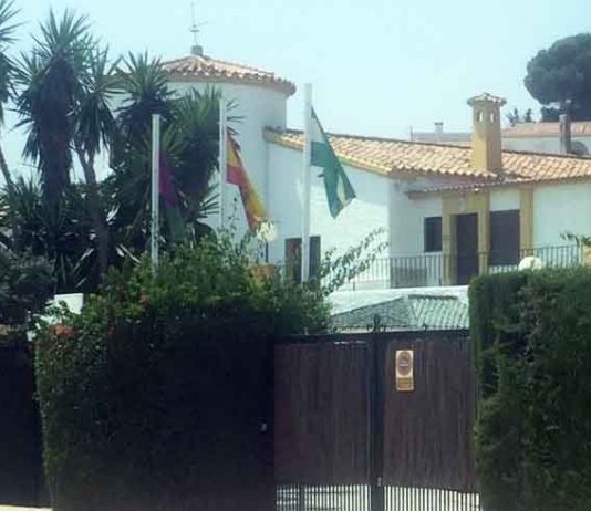 Cuatro intoxicados tras producirse un incendio en una clínica de salud mental de Benajarafe