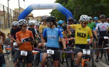 Comienzo de la tercera y última etapa de la VI Vuelta Ciclista a Andalucía de MTB