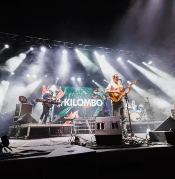 La alegría desbordante de La Pegatina convierte en una fiesta la última jornada de Benalfest