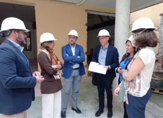 Comienzan las obras para la instalaciónprovisional del centro de salud de El Palo