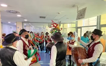 El Hospital Regional de Málaga celebra las fiestas navideñas centrado en la humanización de la atención