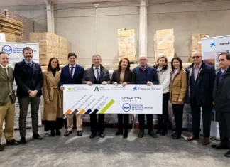 La Junta, Cooperativas Agro-alimentarias y Fundación La Caixa donan 13.500 kg de alimentos a los Bancos de Alimentos de Sevilla y Málaga