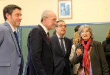 El CEIP José Calderón de Campanillas conmemora su 50 aniversario homenajeando a su maestro impulsor
