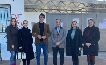 El delegado territorial de Desarrollo Educativo visita el CEIP Los Almendros de Guaro