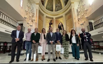 El Hospital Clínico de Málaga y la Archicofradía del Paso y la Esperanza firman un acuerdo de hermanamiento