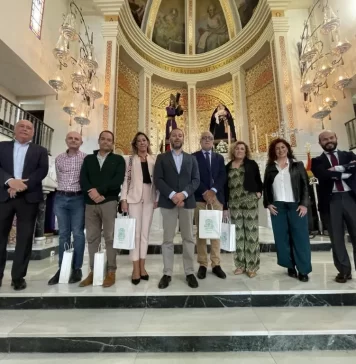 El Hospital Clínico de Málaga y la Archicofradía del Paso y la Esperanza firman un acuerdo de hermanamiento