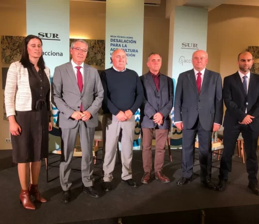 Salado defiende el compromiso del sector agroalimentario de la Axarquía con el uso eficiente del agua