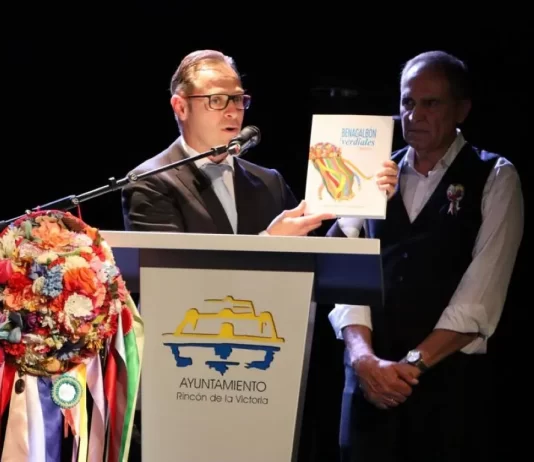 La Diputación lanza un nuevo libro que incluye los pregones y los carteles del Concurso Tradicional de Verdiales de Benagalbón de sus veintisiete ediciones