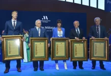 La Diputación celebra el Día de Málaga con la entrega de la Medalla de Oro de la Provincia a Emilio Alba, Vanesa Martín, Alberto Díaz, Prolongo y al Real Club Mediterráneo