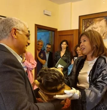 Entrega a la Cofradía del Rico de Escultura de San Juan Bautista Degollado para el desfile procesional del Miércoles Santo