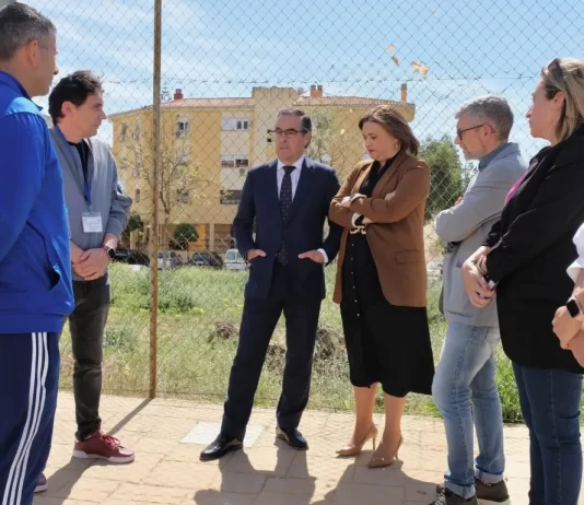 Comienzan las obras para la creación de una pista deportiva en el IES Concha Méndez Cuesta de Torremolinos
