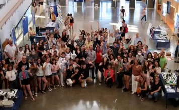 Una docena de centros docentes malagueños presentan en la UMA sus experiencias educativas innovadoras