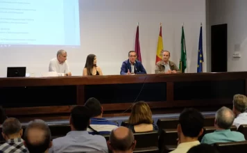 El delegado de Desarrollo Educativo se reúne con centros educativos que cuentan con nuevas autorizaciones de FP y empresas colaboradoras