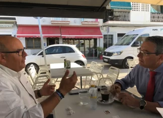 Primera visita institucional y encuentro de Francisco Salado con el alcalde de Vélez-Málaga