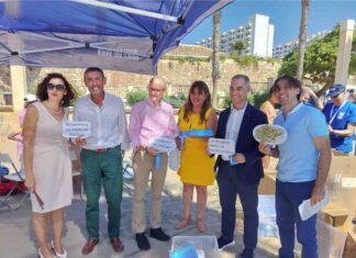 La Junta lleva al litoral malagueño la campaña ‘Andalucía, Mares que saben’