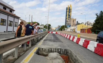 El PSOE exige al Ayuntamiento “consenso” con los vecinos de La Araña tras “cargarse” el acceso Este a la barriada por obras sin información previa