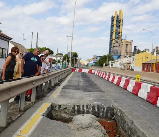 El PSOE exige al Ayuntamiento “consenso” con los vecinos de La Araña tras “cargarse” el acceso Este a la barriada por obras sin información previa