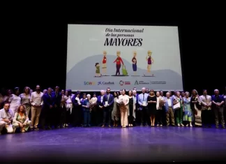 La Junta homenajea a las personas mayores que son “la guía para una Andalucía de valores”