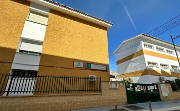 Educación y Ayuntamiento de Vélez-Málaga abordan la actuación ante la ocupación de instalaciones del CEIP Custodio Puga