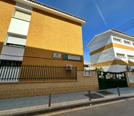 Educación y Ayuntamiento de Vélez-Málaga abordan la actuación ante la ocupación de instalaciones del CEIP Custodio Puga