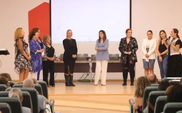 Ocho mujeres de la provincia ponen voz a una canción dedicada a la mujer rural