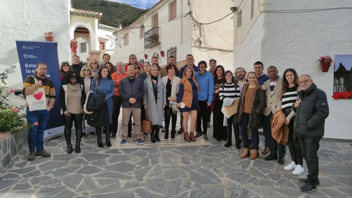 Cinco empresas y cuatro ayuntamientos de la Axarquía forman a nueve participantes del proyecto Metapueblos de la Diputación
