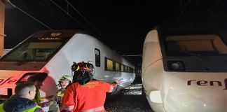112 Andalucía Accidente de tren en el Chorro: Trece heridos tras la colisión de dos trenes en Álora