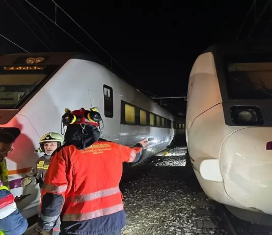 112 Andalucía Accidente de tren en el Chorro: Trece heridos tras la colisión de dos trenes en Álora