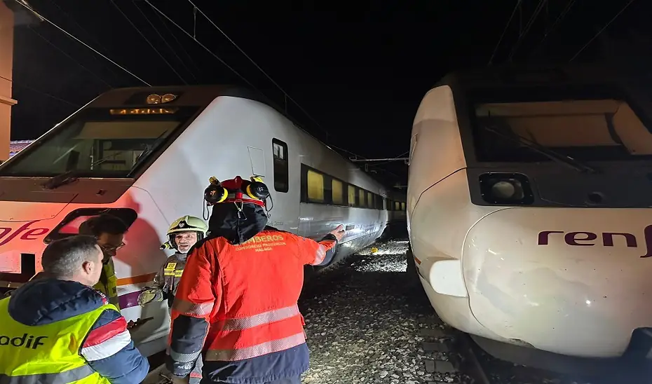 112 Andalucía Accidente de tren en el Chorro: Trece heridos tras la colisión de dos trenes en Álora