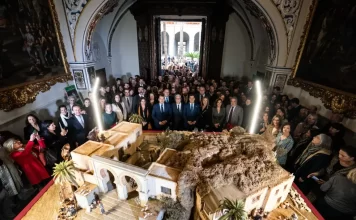 El presidente de la Junta de Andalucía, Juanma Moreno, inaugura el Belén del Palacio de San Telmo El presidente de la Junta de Andalucía, Juanma Moreno, inaugura el Belén del Palacio de San Telmo